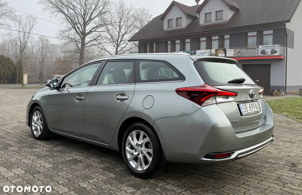 Toyota Auris Hybrid 135 Premium - 7