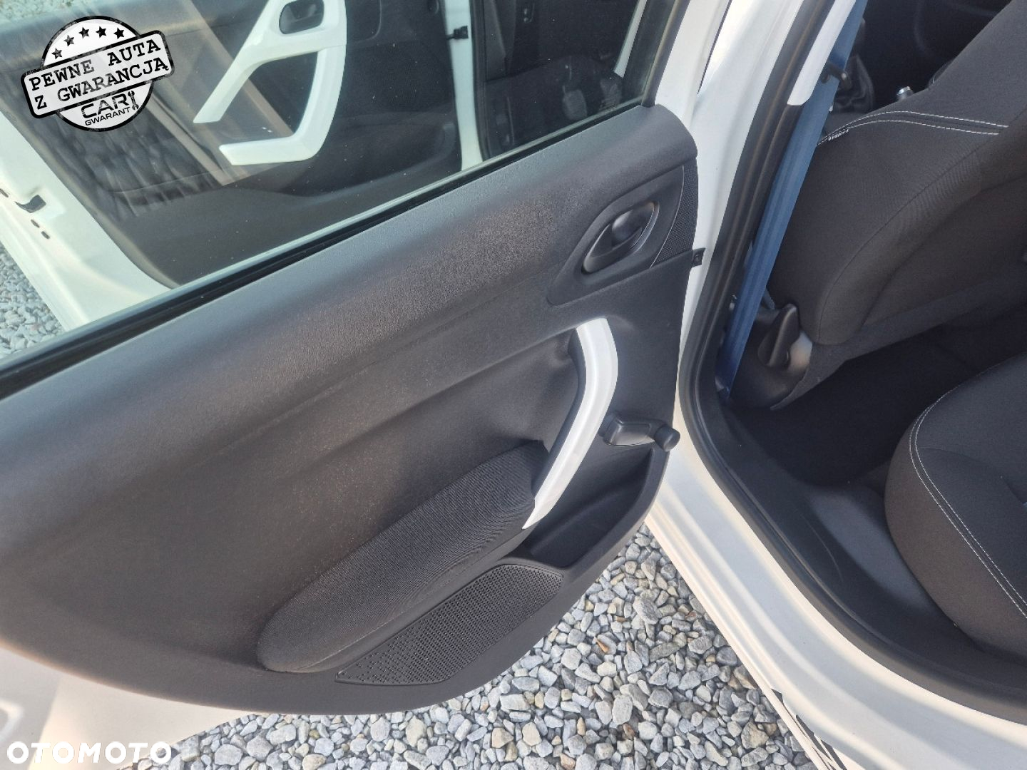 Peugeot 208 - 12