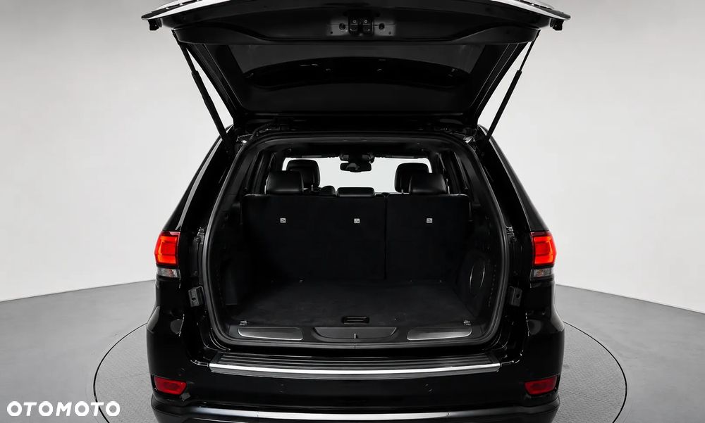 Jeep Grand Cherokee - 11