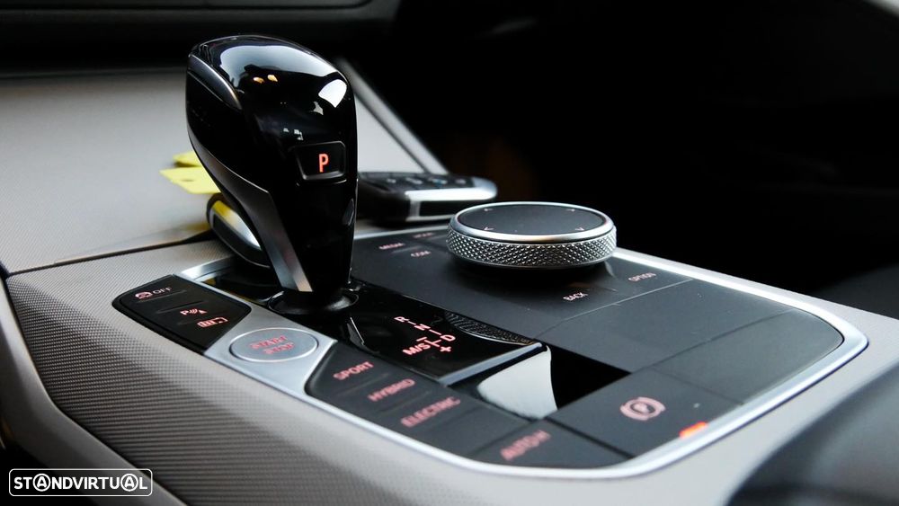 BMW 330 e Touring Aut. Sport Line - 18