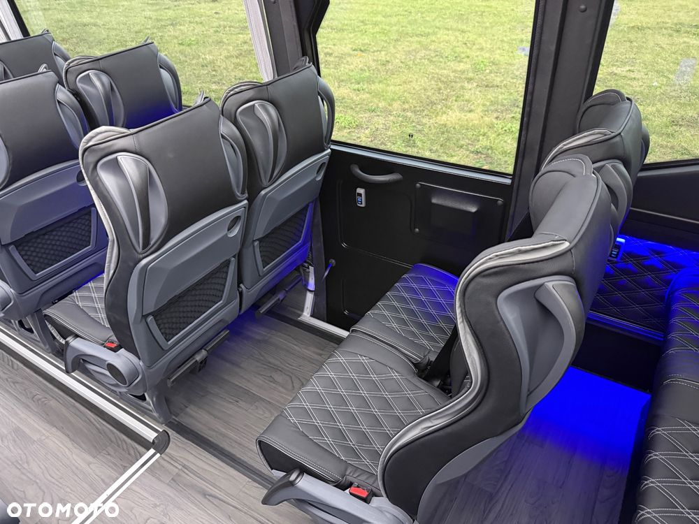 Mercedes-Benz Sprinter 519 - 38