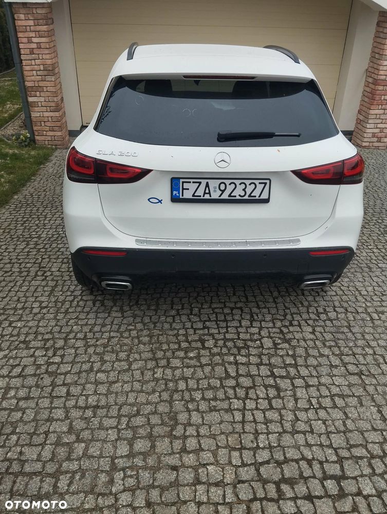 Mercedes-Benz GLA 200 Business Edition - 4