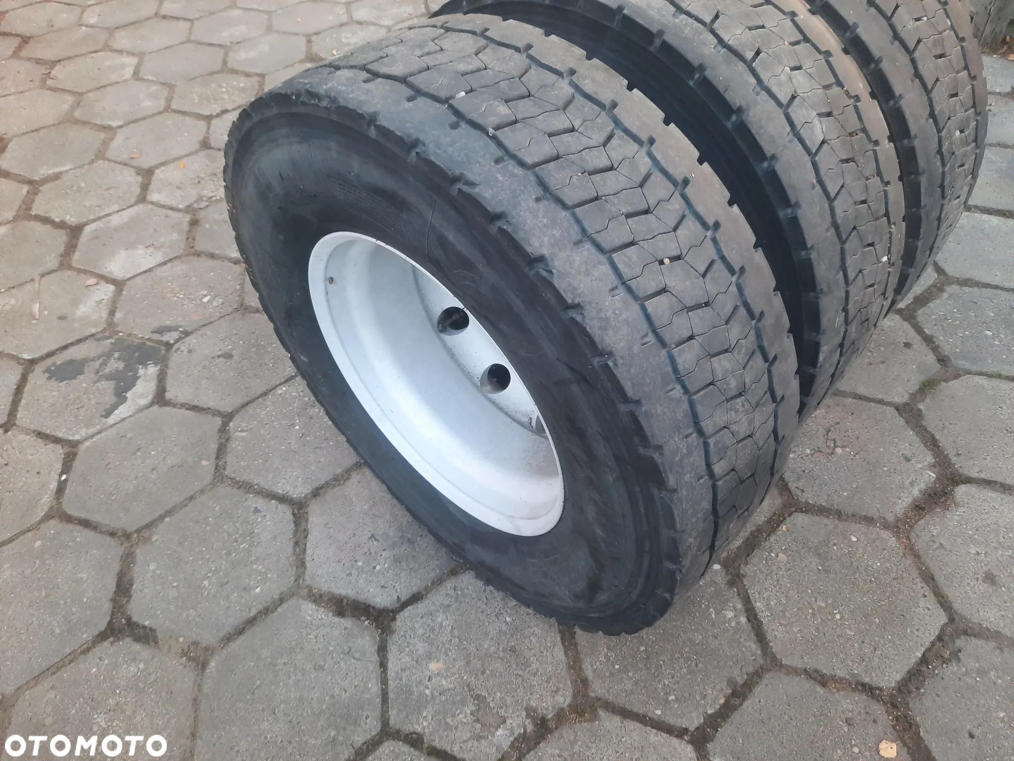 Felgi Aluminiowa Alcoa Bridgestone Duravos 315/70 R22,5 Komplet Scania R - 1