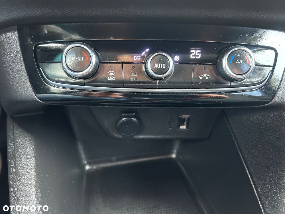 Opel Corsa 1.2 Elegance S&S - 27