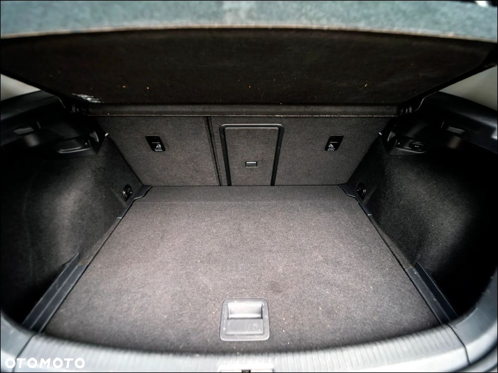 Volkswagen Golf - 40