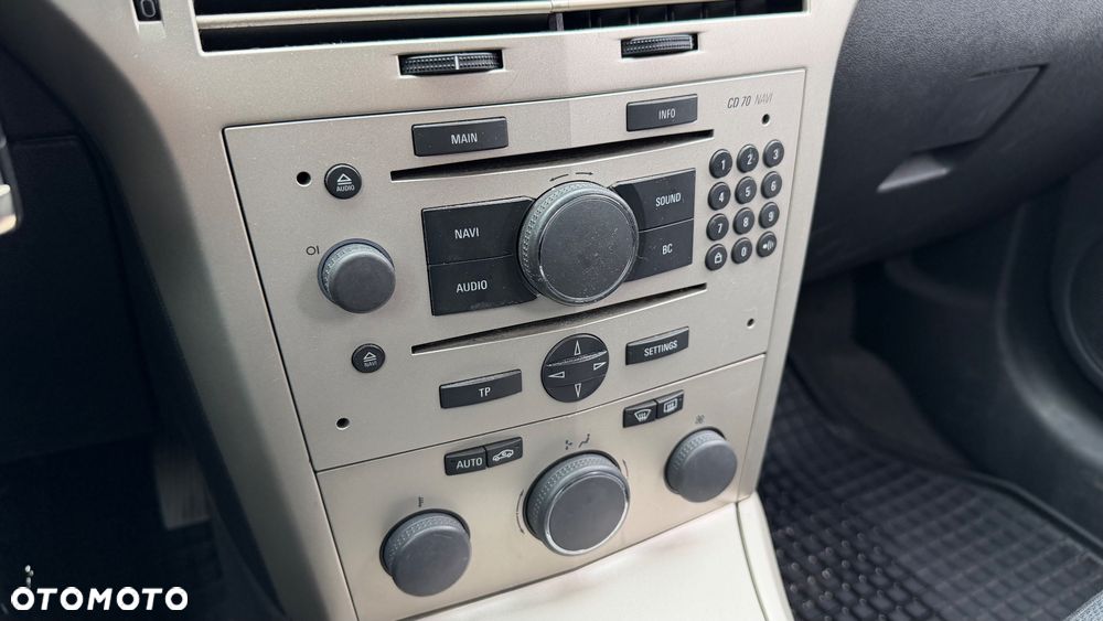 Opel Astra 1.6 NAVI - 11