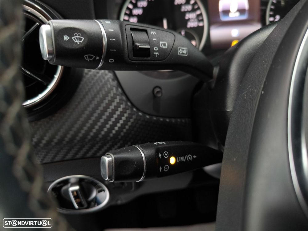 Mercedes-Benz GLA 180 d Urban - 17