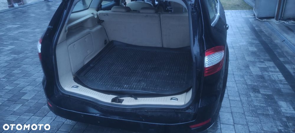 Ford Mondeo 1.8 TDCi Ghia - 9