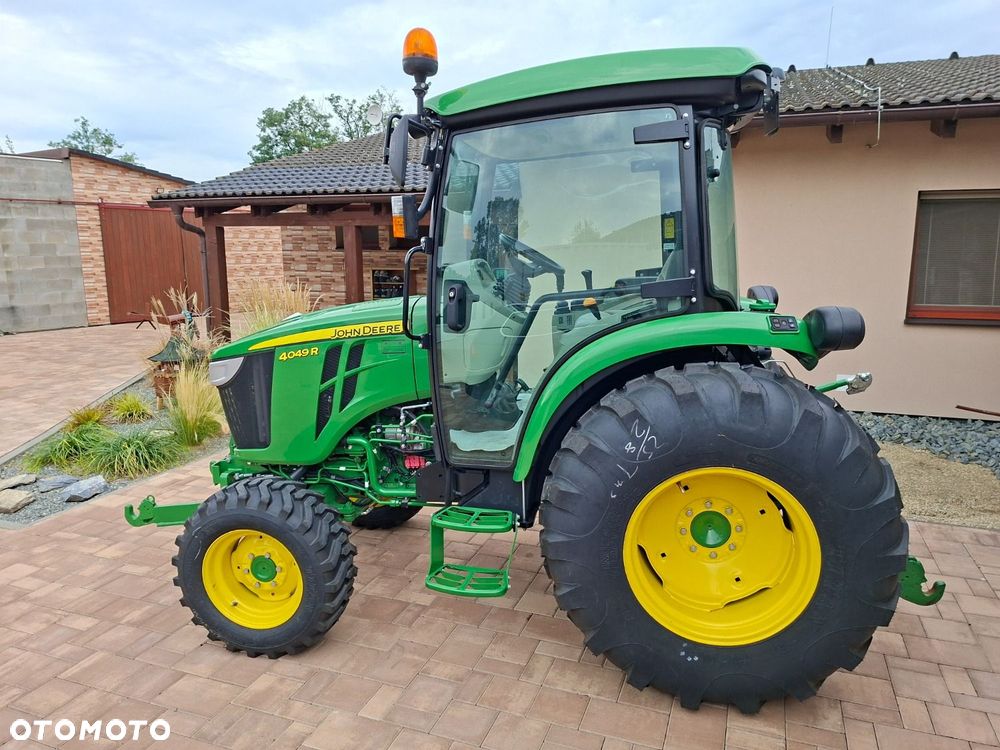 John Deere 4049R 4X4 - 8