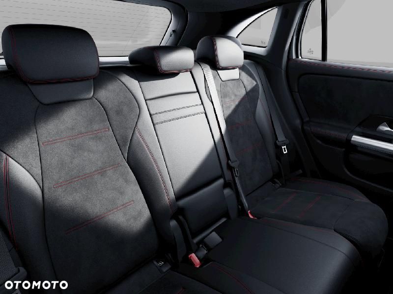 Mercedes-Benz GLA - 7