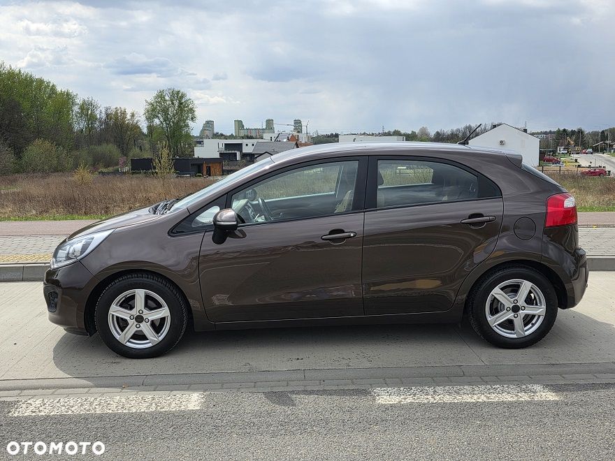 Kia Rio 1.2 Attract - 3