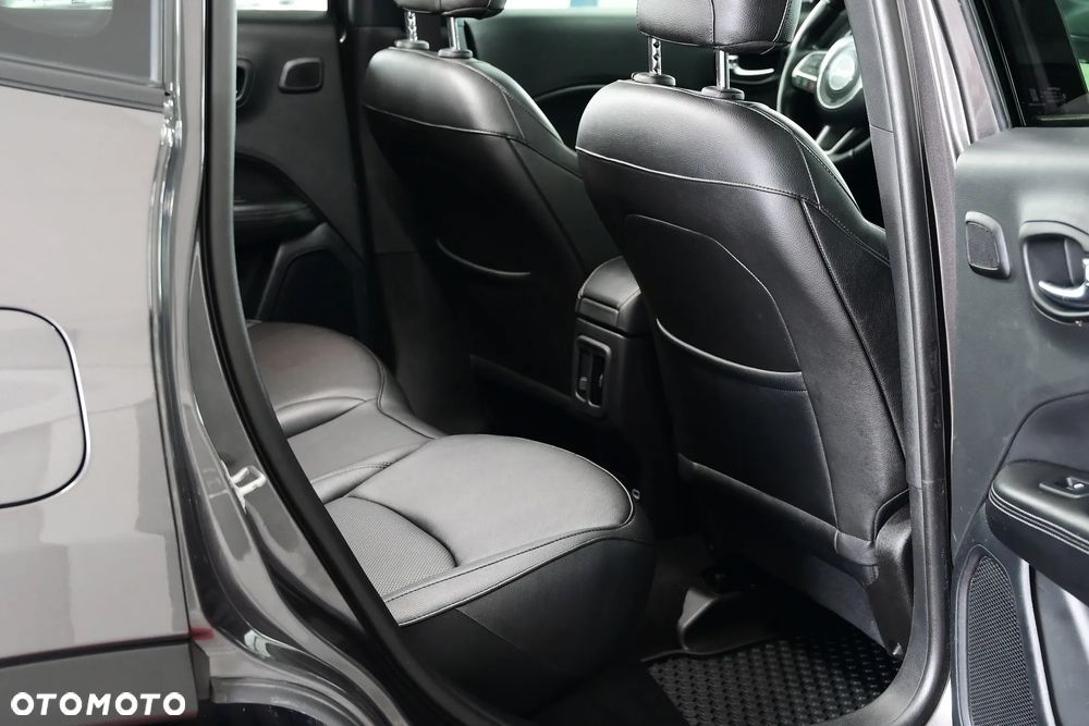 Jeep Compass 1.3 TMair Night Eagle FWD S&S DDCT - 11