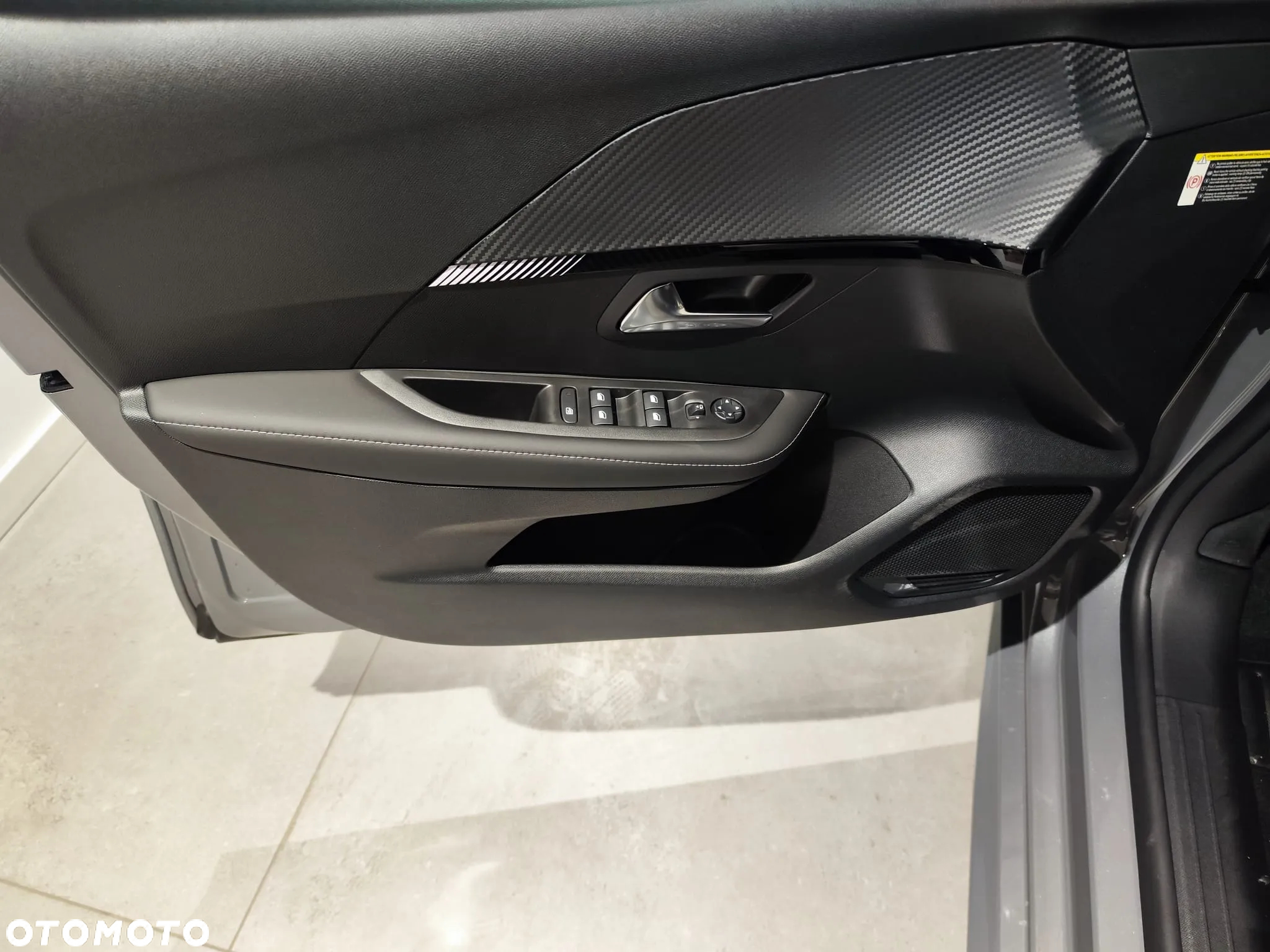 Peugeot 208 1.2 PureTech Allure S&S - 12