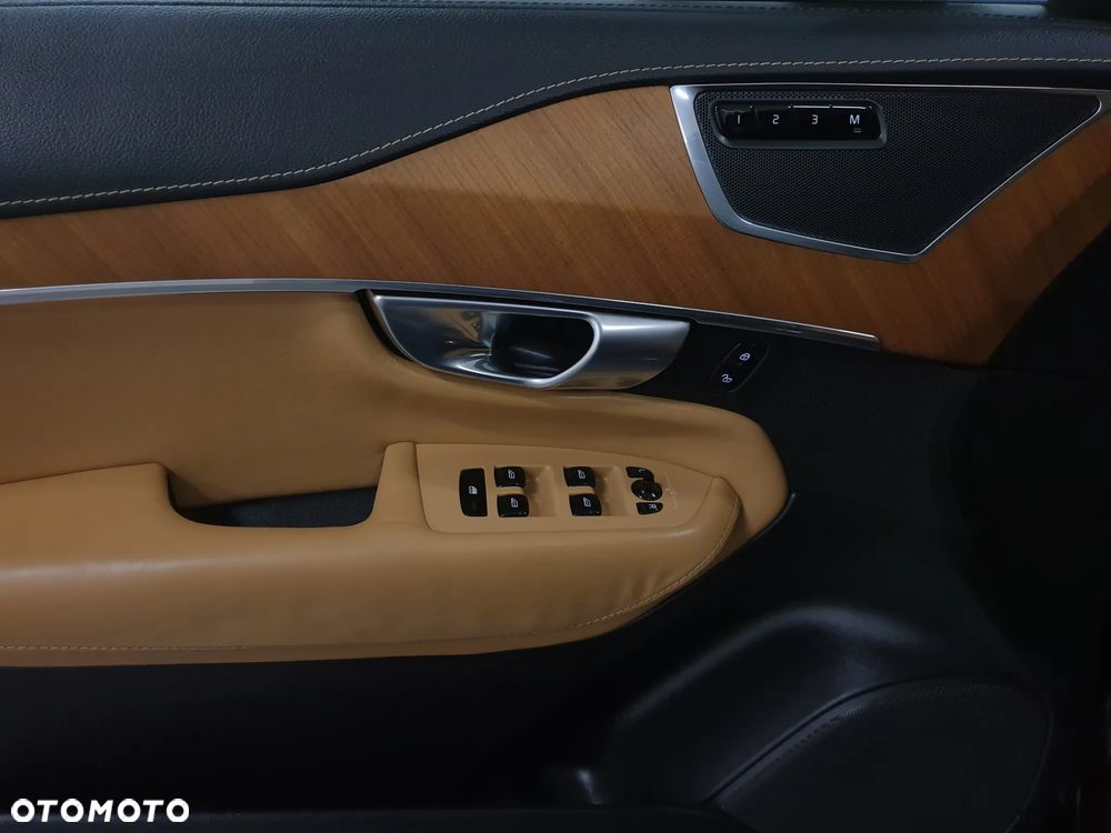Volvo XC 90 D5 AWD Inscription 7os - 7