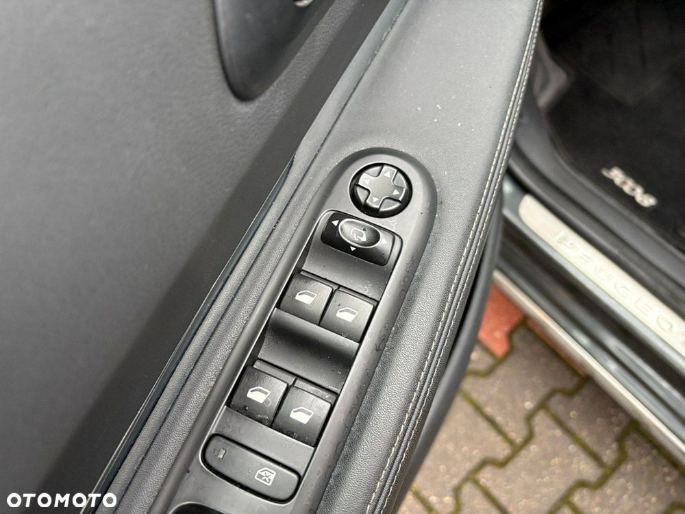 Peugeot 3008 1.6 BlueHDi Allure S&S - 13