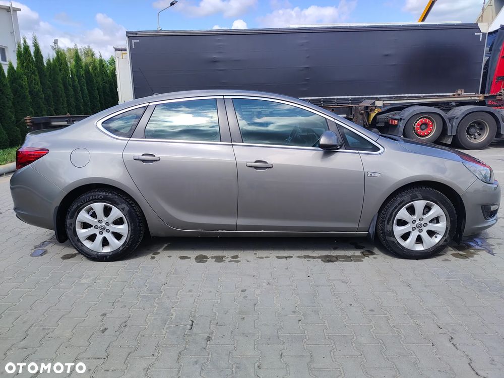 Opel Astra 1.4 T Active EU6 - 7
