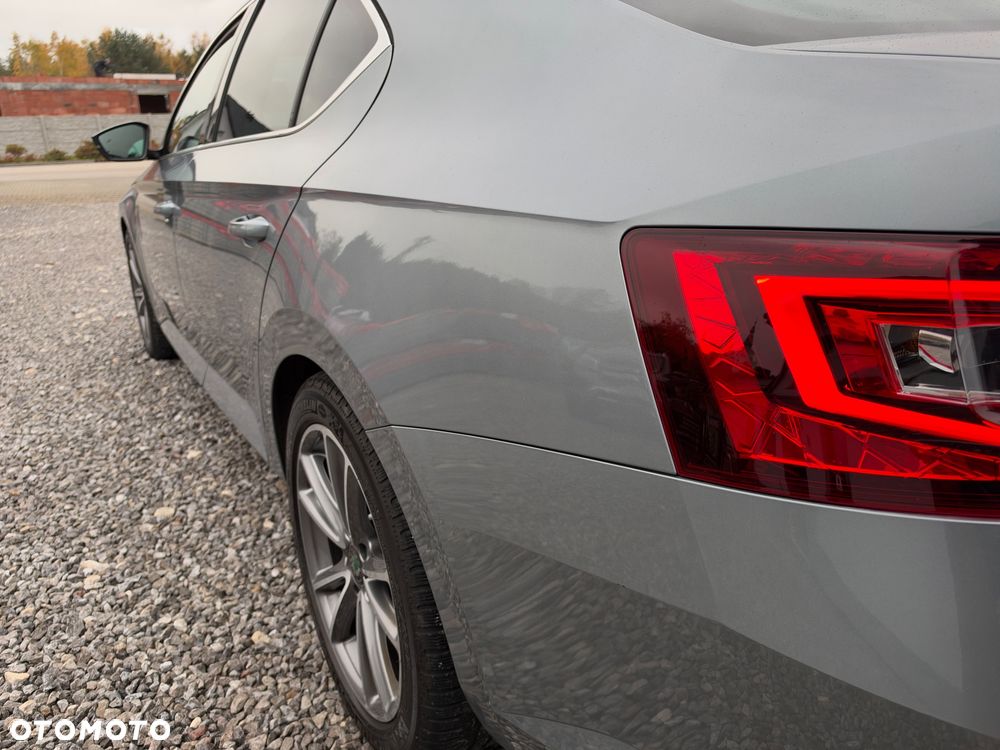 Skoda Superb 2.0 TDI DSG L&K - 30