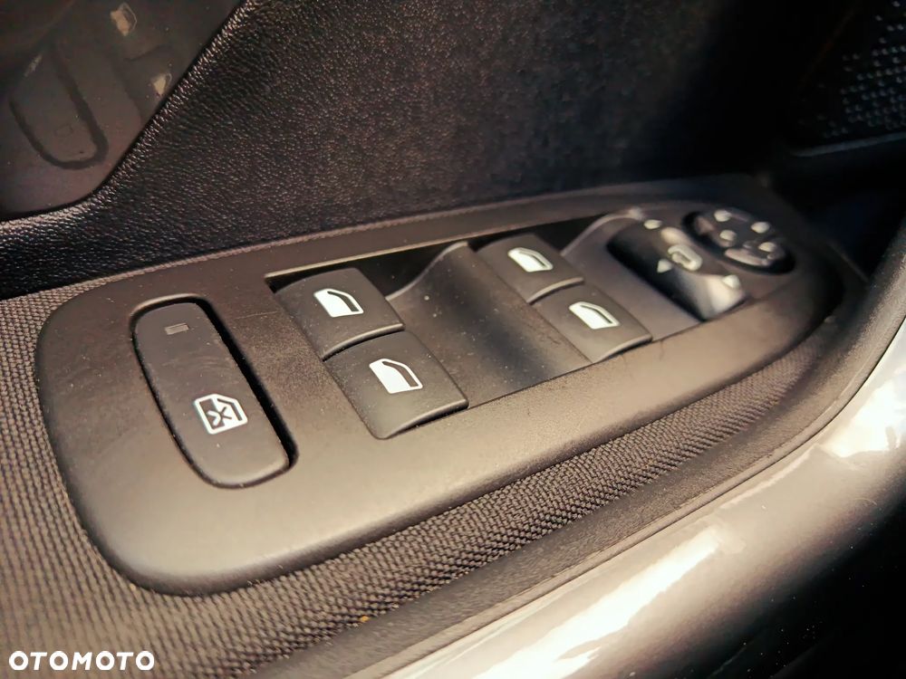 Peugeot 2008 - 16