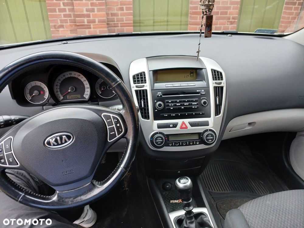 Kia Ceed - 5