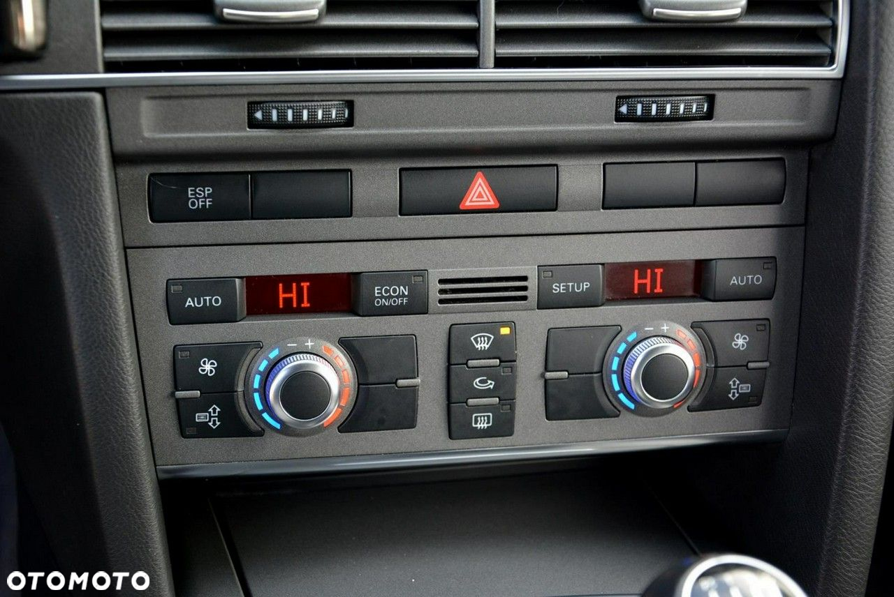 Audi A6 Avant 2.4 - 26