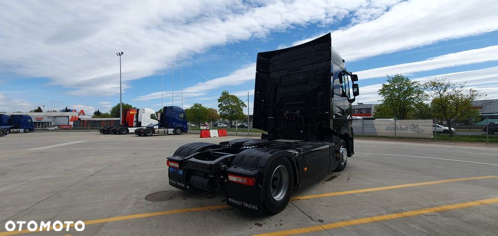 Renault T HIGH 4X2 13L E6 High Sleeper cab + ADR - 3