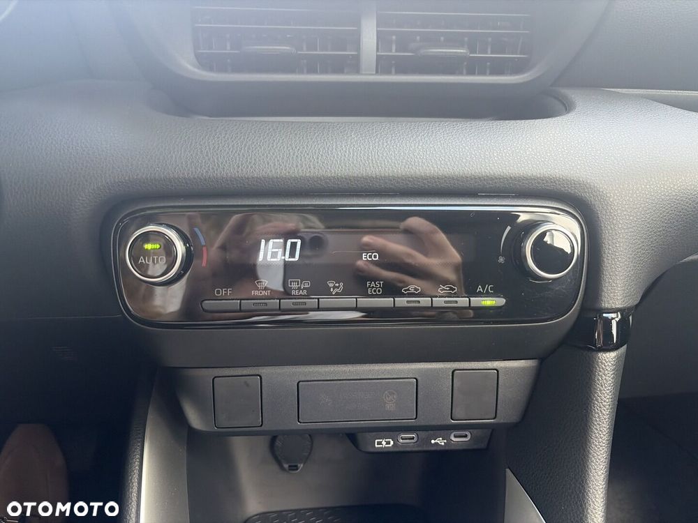 Toyota Yaris - 16