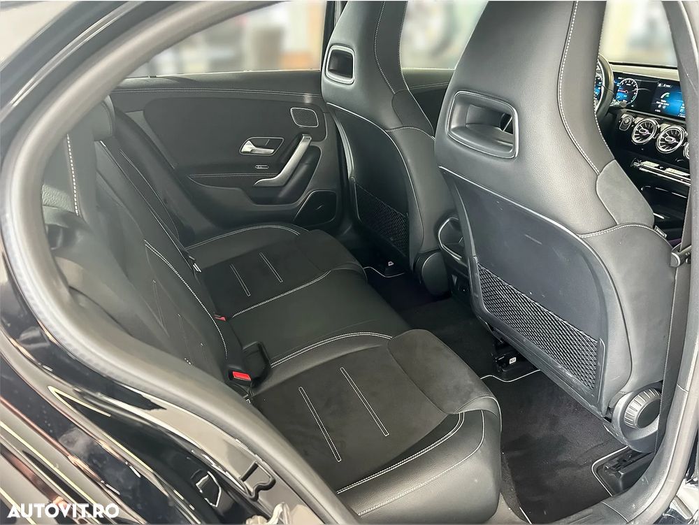 Mercedes-Benz A ver-250-e-8g--dct-amg-line - 19