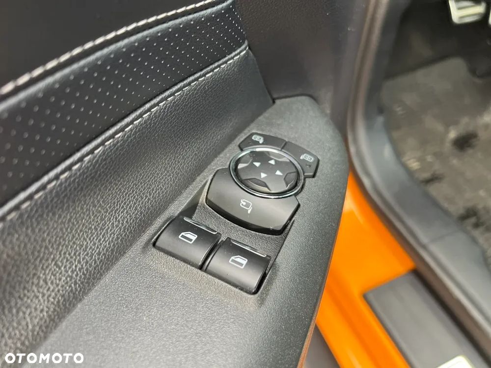 Ford Mustang 5.0 V8 GT - 12