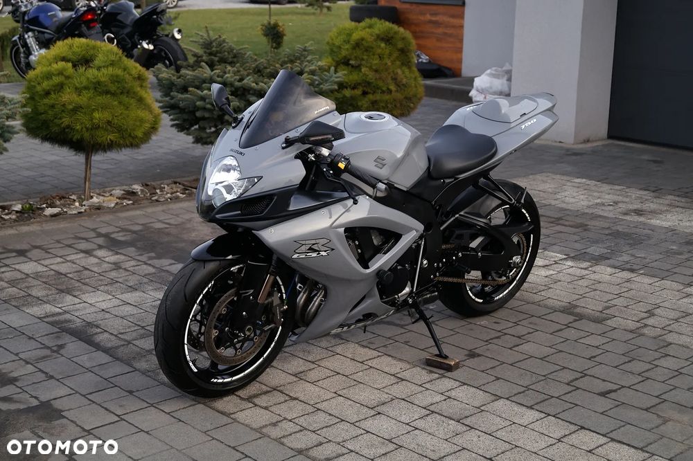 Suzuki GSX-R - 3