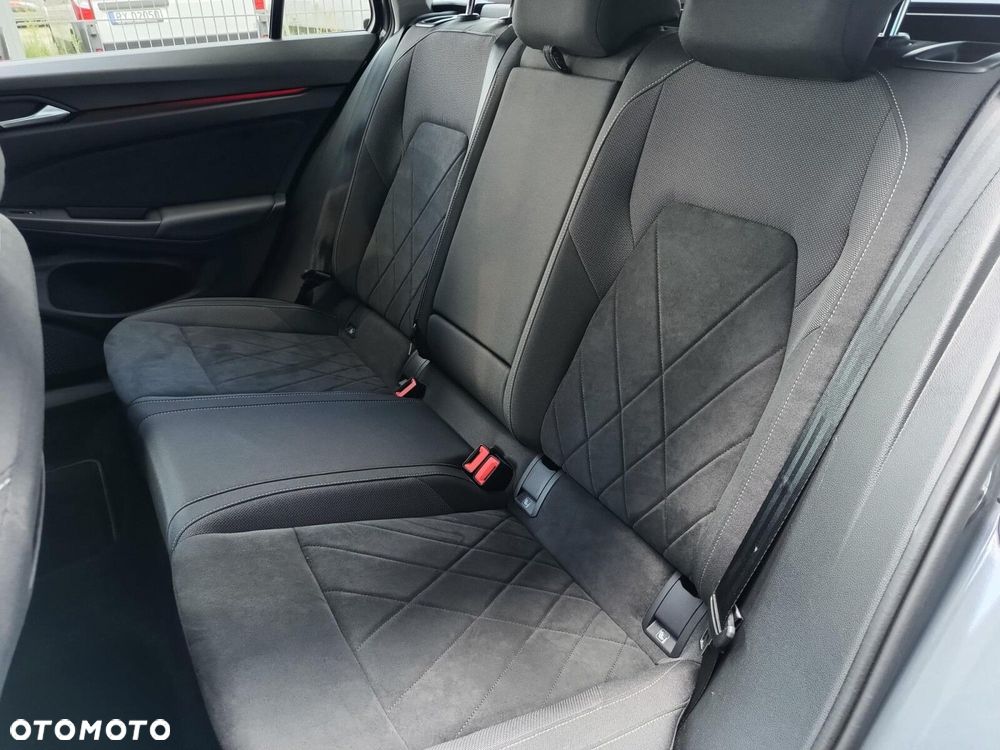 Volkswagen Golf Variant 1.5 eTSI mHEV Life DSG - 16