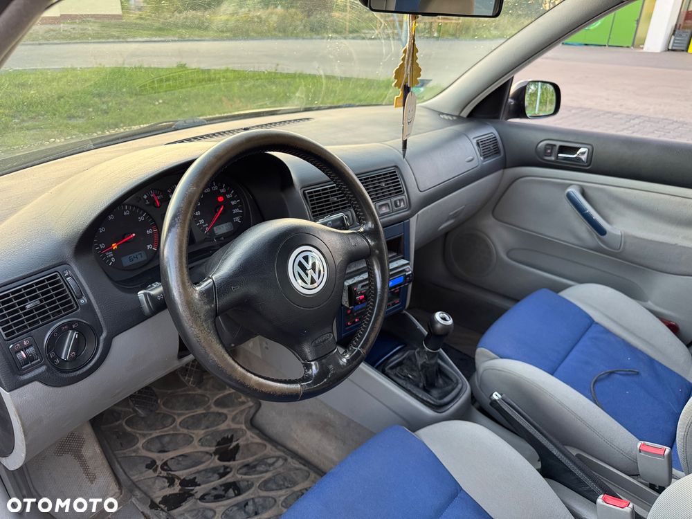 Volkswagen Golf - 4