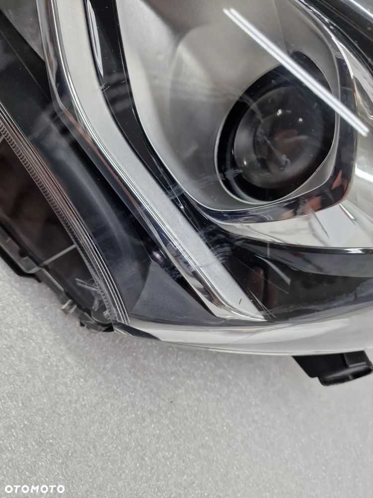 TOYOTA YARIS III 3 LIFT 17- PRAWA LAMPA PRZEDNIA PRZÓD SOCZEWKA , NR AUKCJI LA396 - 21