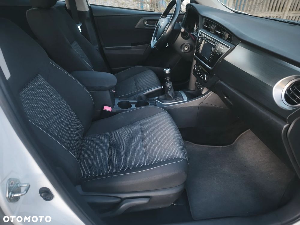 Toyota Avensis - 15