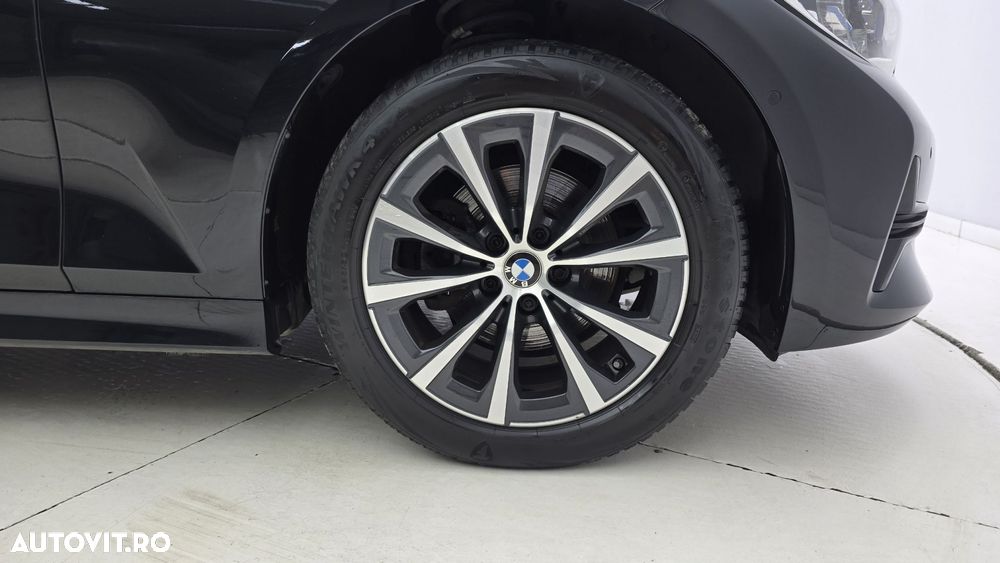 BMW Seria 3 320d xDrive AT - 23