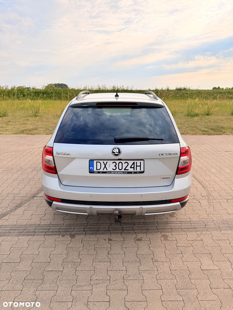 Skoda Octavia 2.0 TDI 4x4 DSG Scout - 12