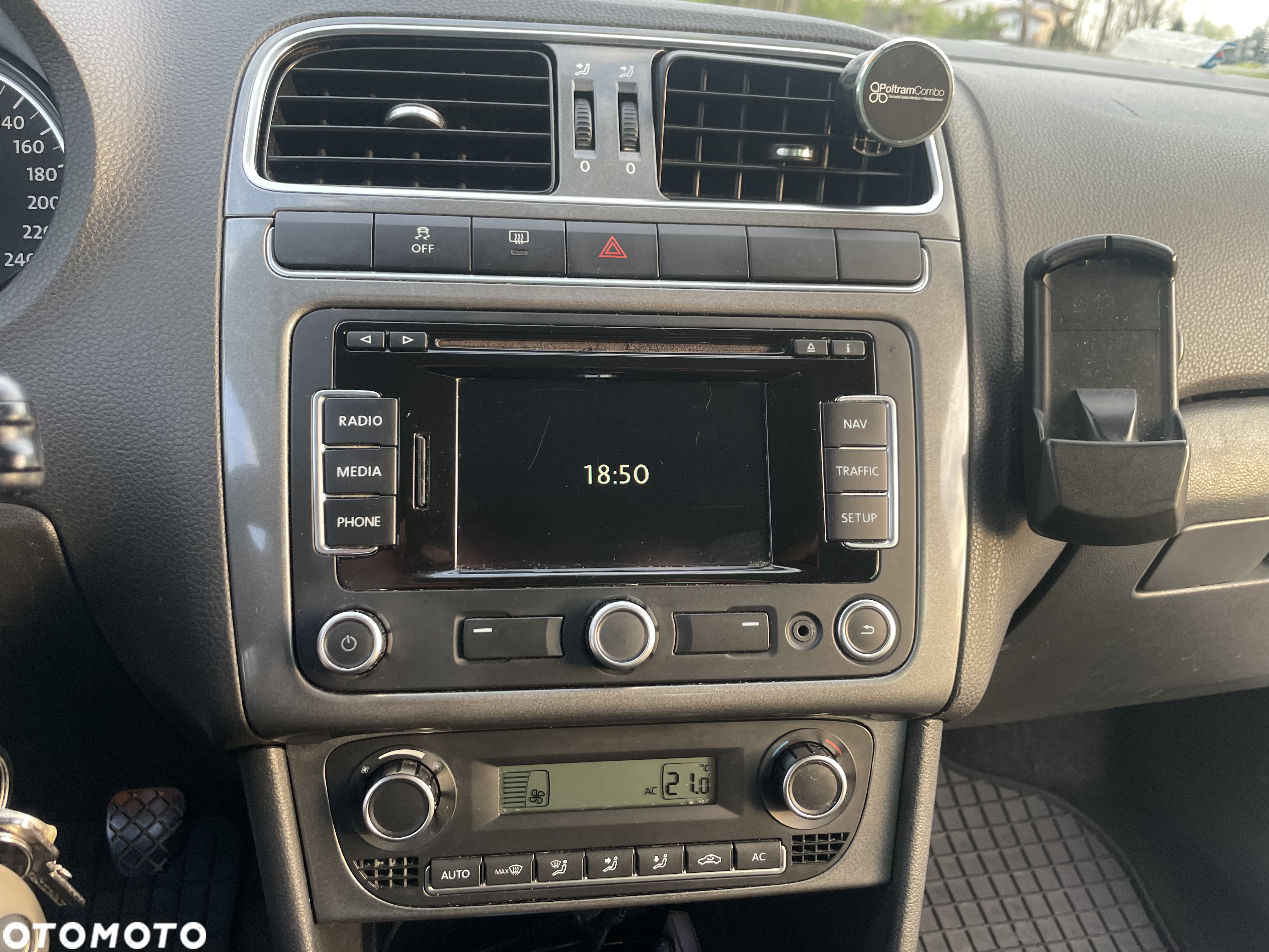 Volkswagen Polo - 12