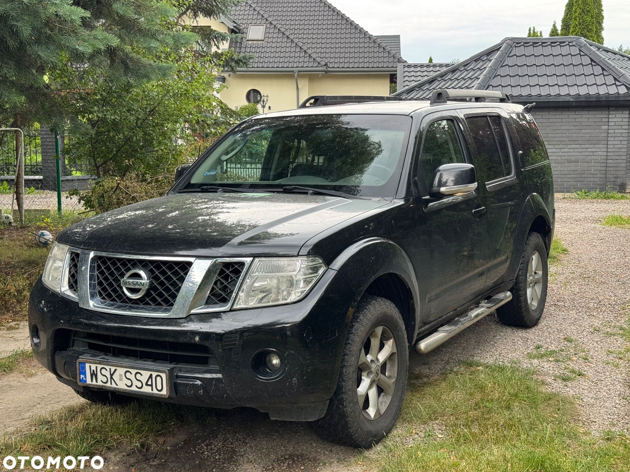 Nissan Pathfinder - 1