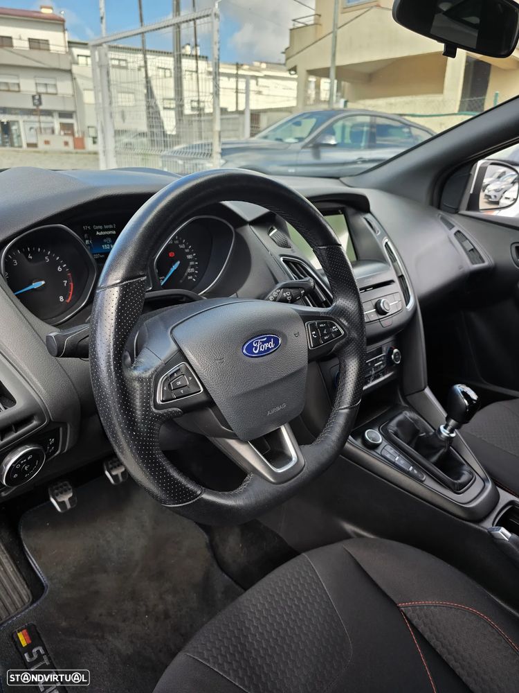 Ford Focus SW 1.0 EcoBoost S&S ST-LINE - 17