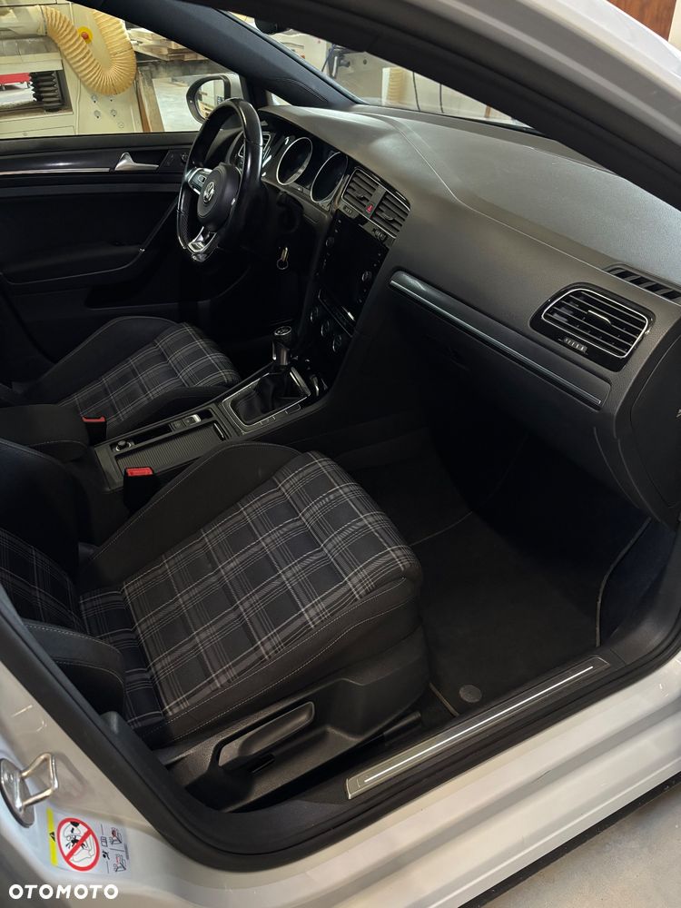 Volkswagen Golf GTD (BlueMotion Technology) - 8