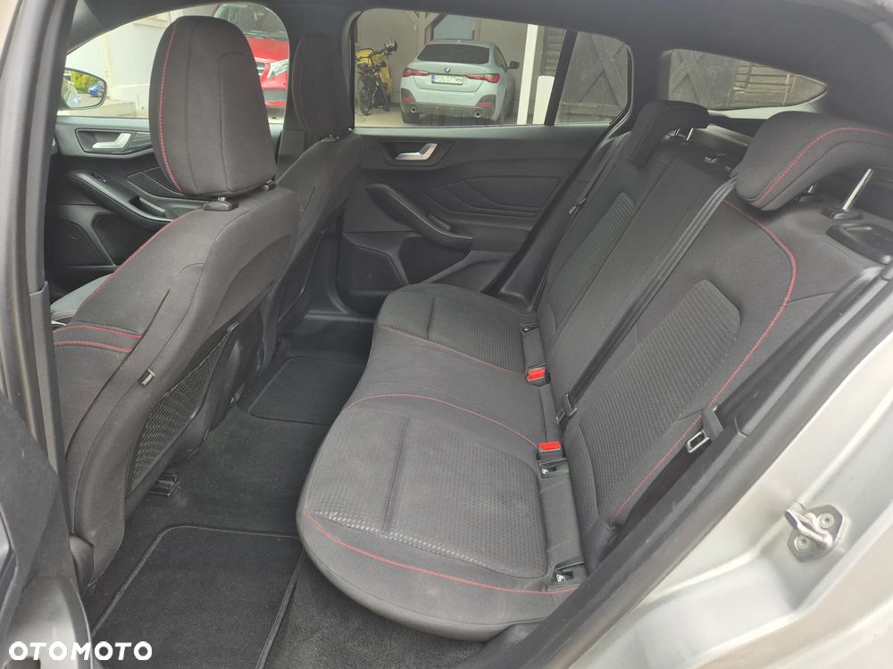 Ford Focus 1.5 EcoBlue Start-Stopp-System ST-LINE DESIGN - 23