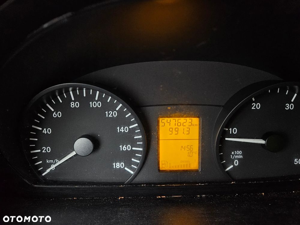 Mercedes-Benz Sprinter - 12