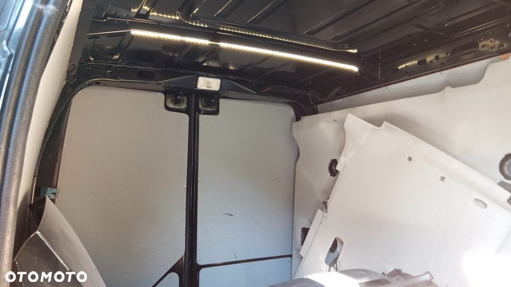 Renault MASTER 2.3 DCi S&S 170 T33 L2H2 - 10