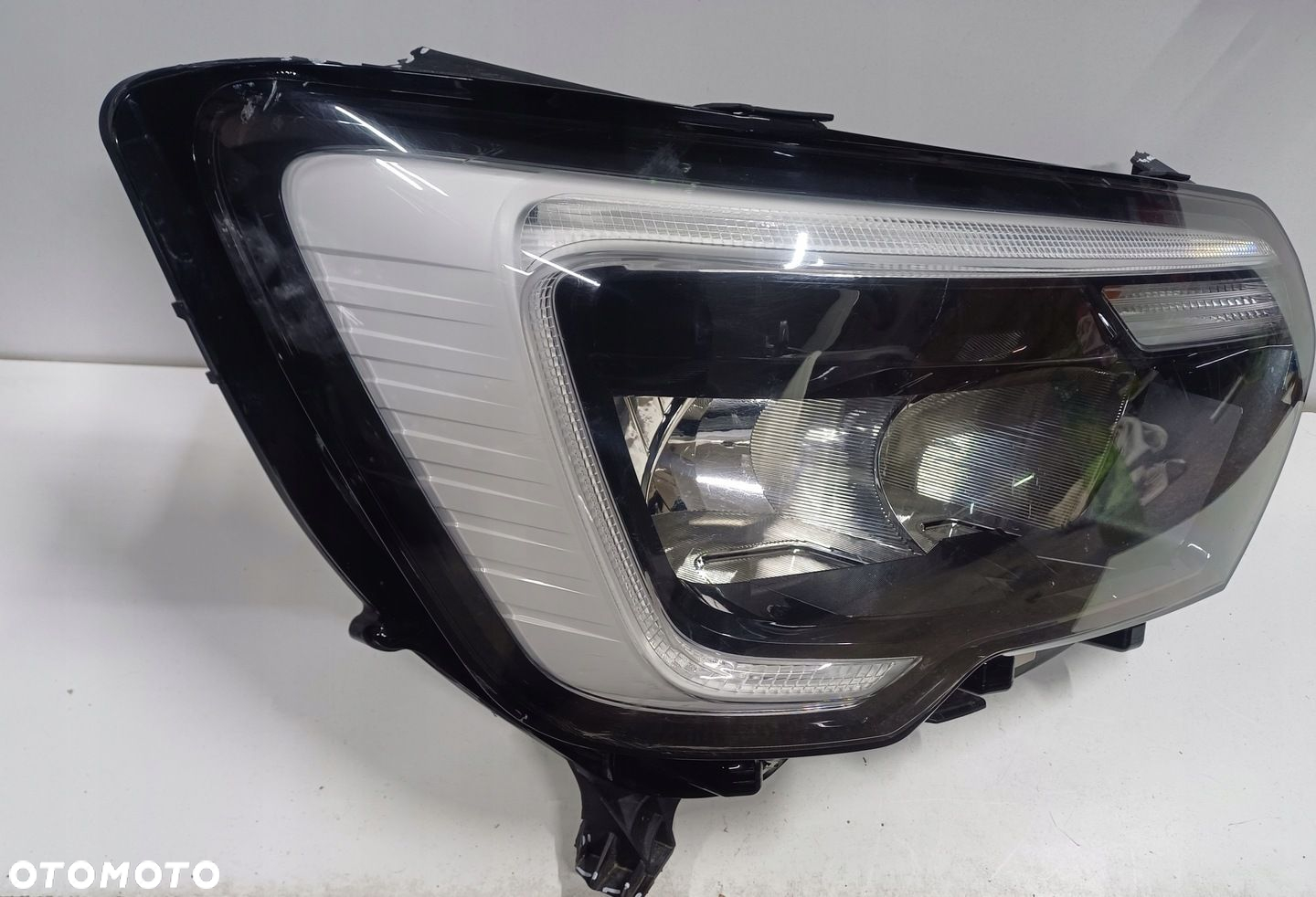 lampa prawy przod RENAULT MASTER IV 4 19 LED EUROPA - 2
