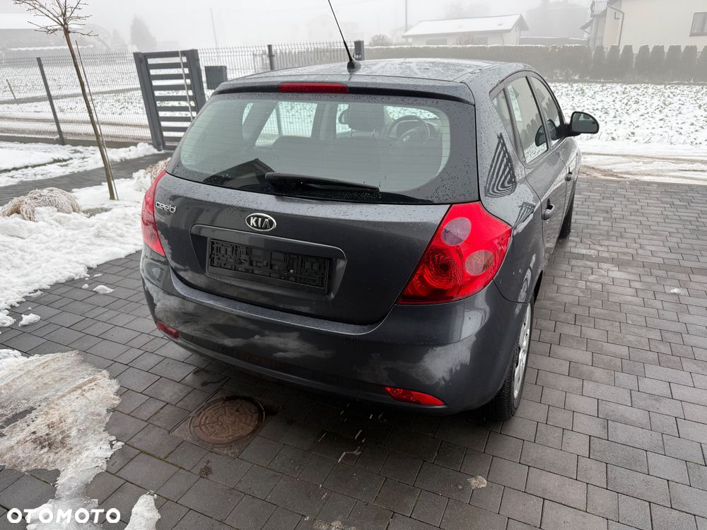 Kia Ceed - 7