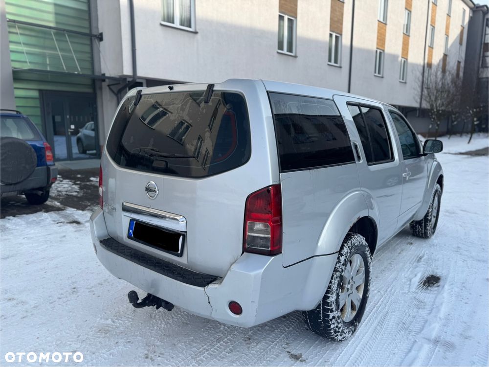 Nissan Pathfinder 2.5 DCi Elegance + - 5