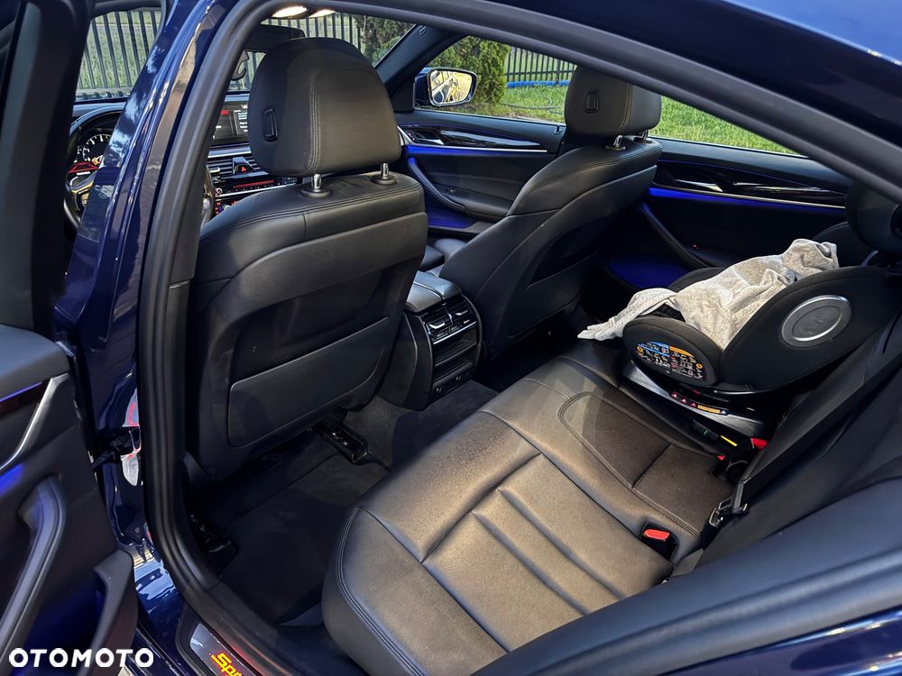 BMW Seria 5 530i xDrive Sport Line sport - 9
