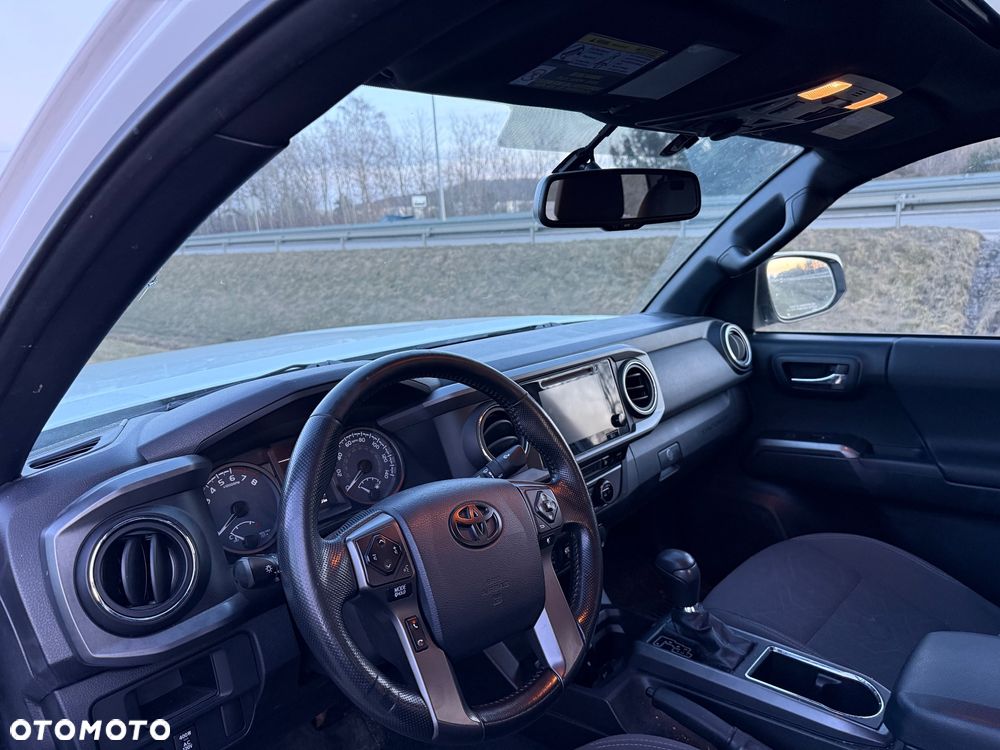 Toyota Tacoma - 7