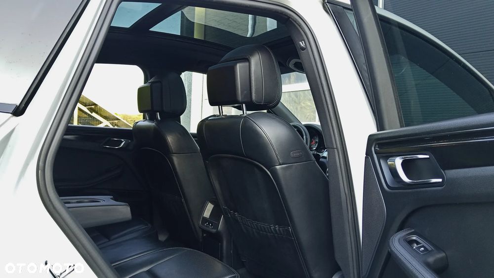 Porsche Macan - 16