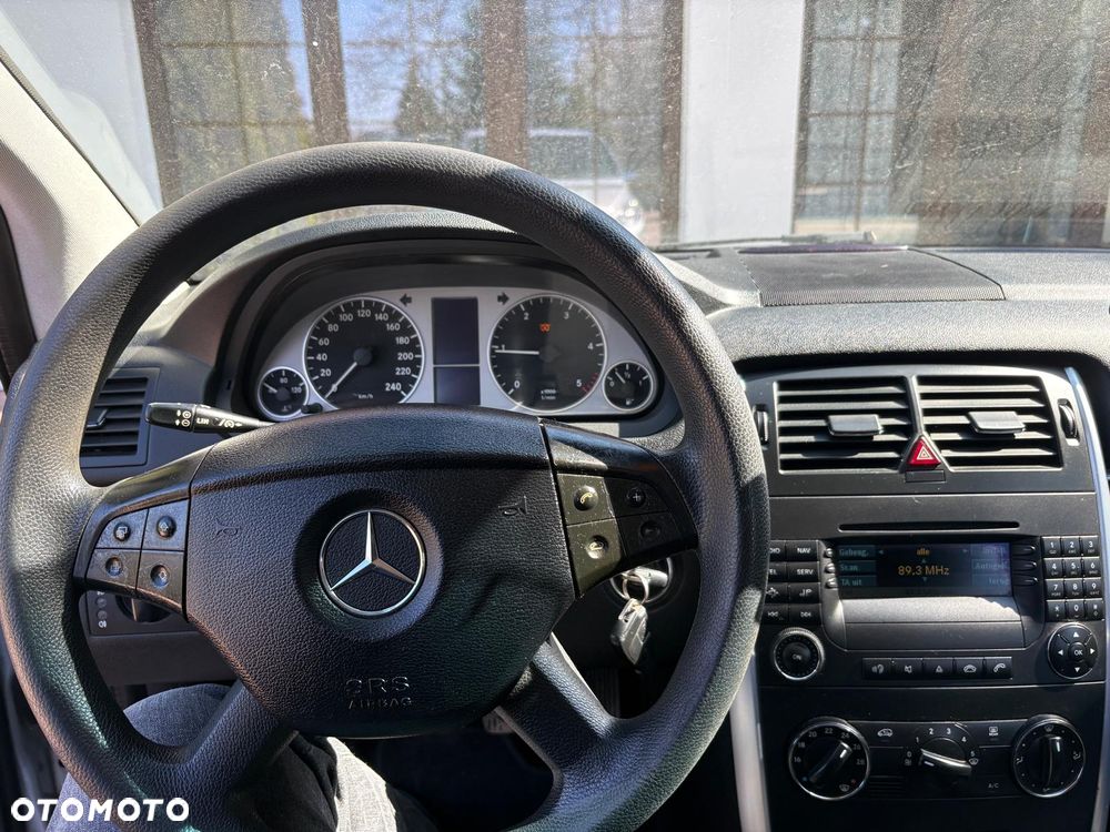 Mercedes-Benz Klasa B 180 CDI - 14