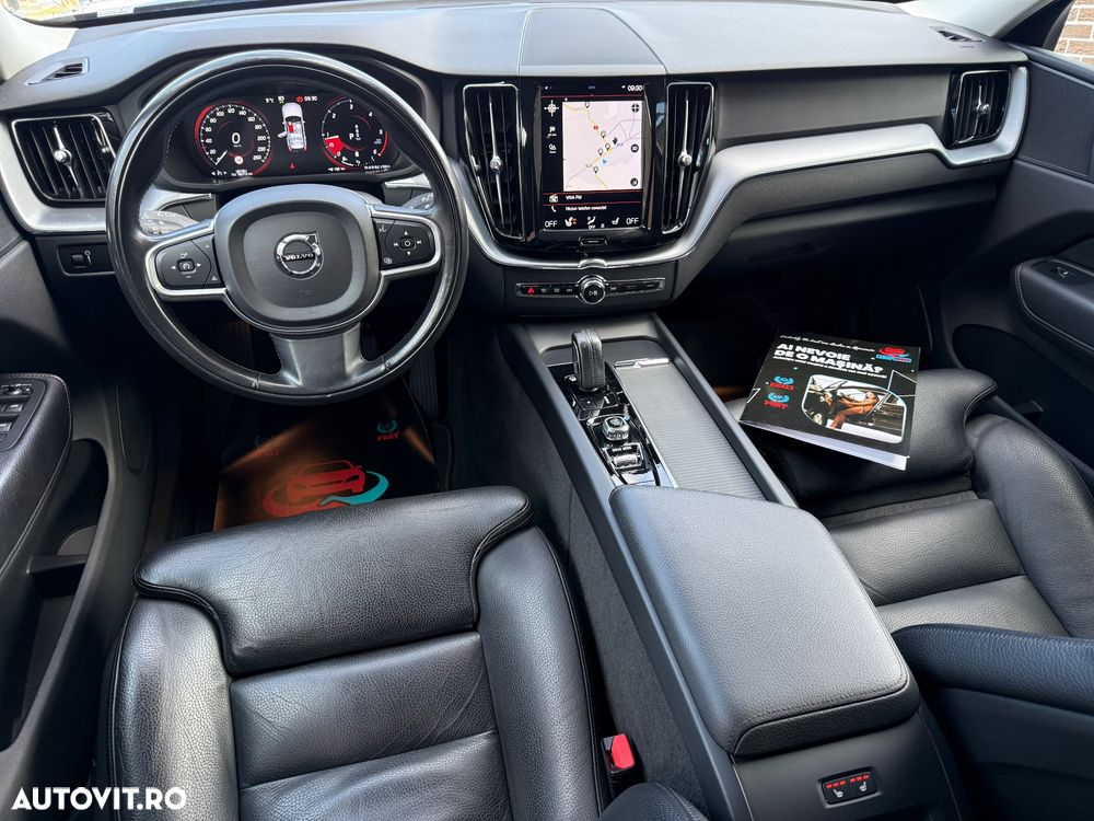 Volvo XC 60 B4 MHEV AWD Momentum Pro - 22